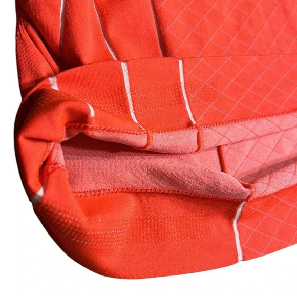 Athleta T shirt,  women Large . Coral,shirred sides , fitted , activewear, gym - Picture 13 of 14